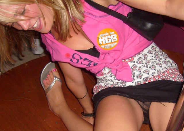 public up skirt pic see girl var party albums voyeur panties public upskirt through upskirts candid hashbrowns voyeurism