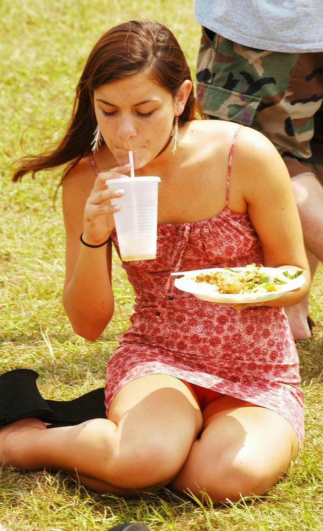 up skirt in public pics amateur var amateurs albums shot eating public upskirt vagina outside hashbrowns