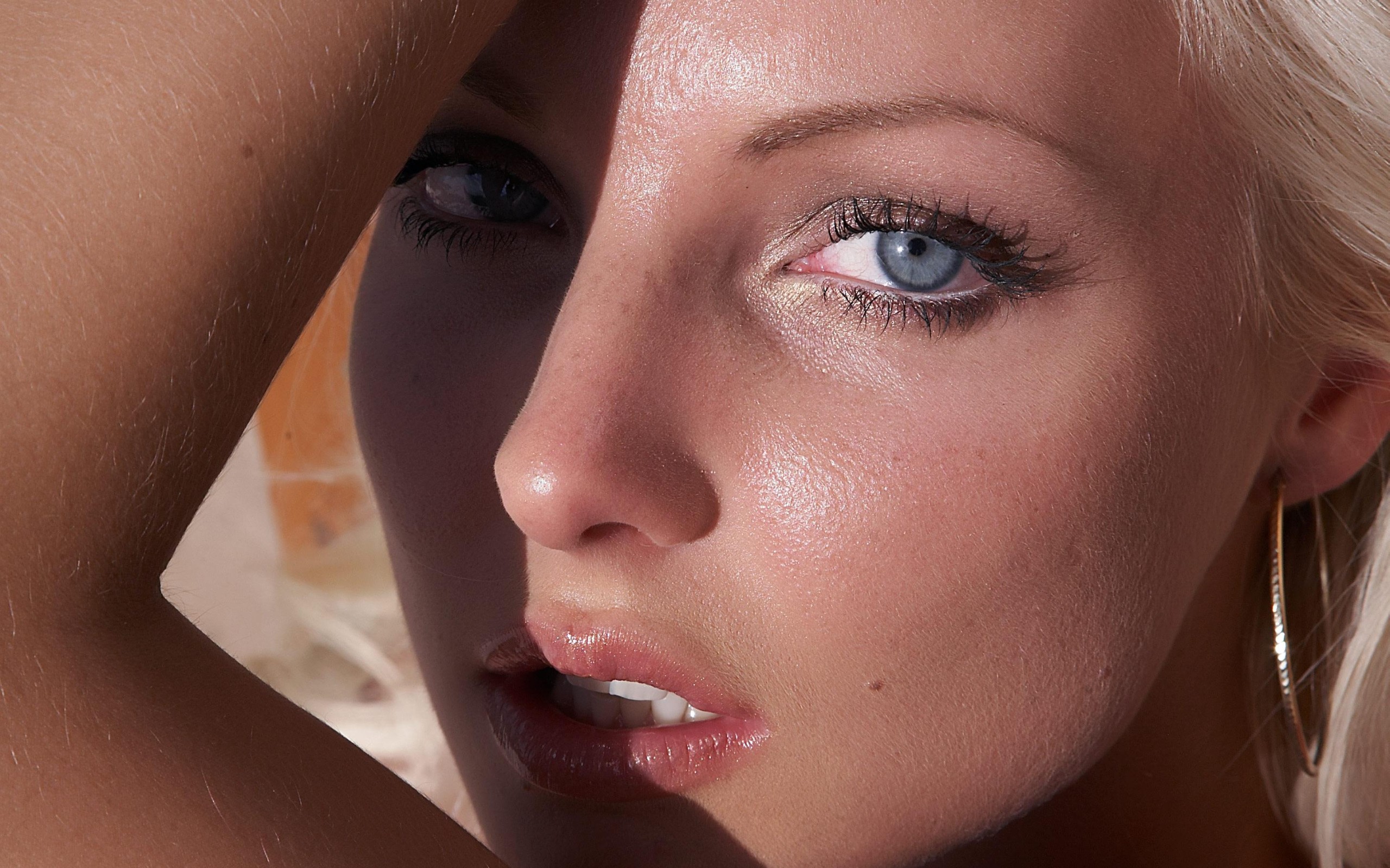 Victoria Cruz Escort